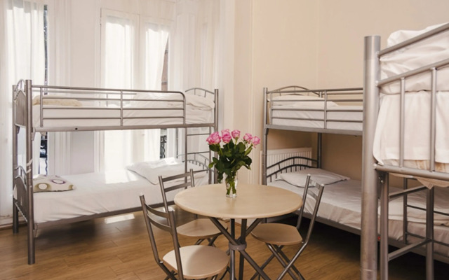 Barkston Rooms Earl's Court (formerly Londonears Hostel)