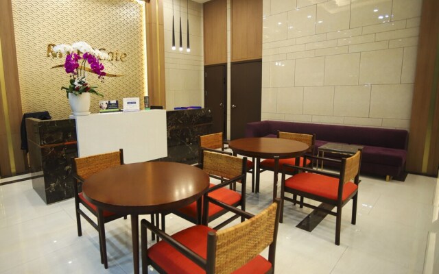 Apartment River View Near City Center