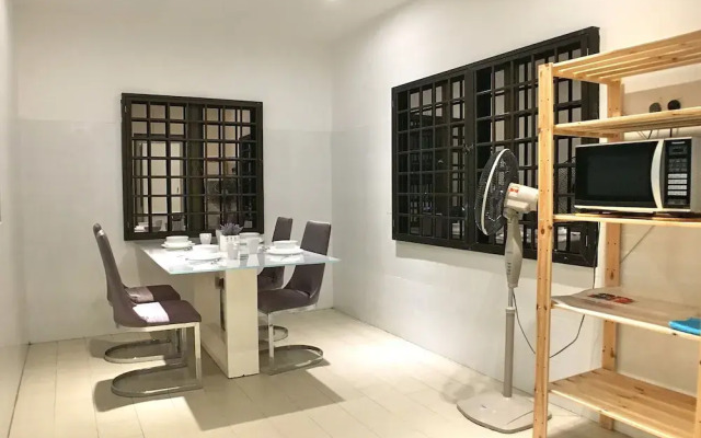 iBook8 Superior 1 Bedroom Gurney Suites by iBook Homestay