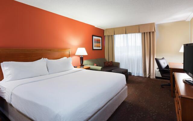Holiday Inn Cincinnati-Riverfront by IHG