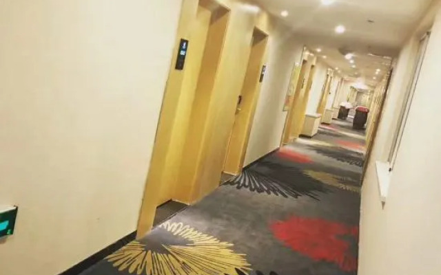 Shankee Tea Style Hotel (Qingdao Licun Commercial Street Wannianquan Road Subway Station)