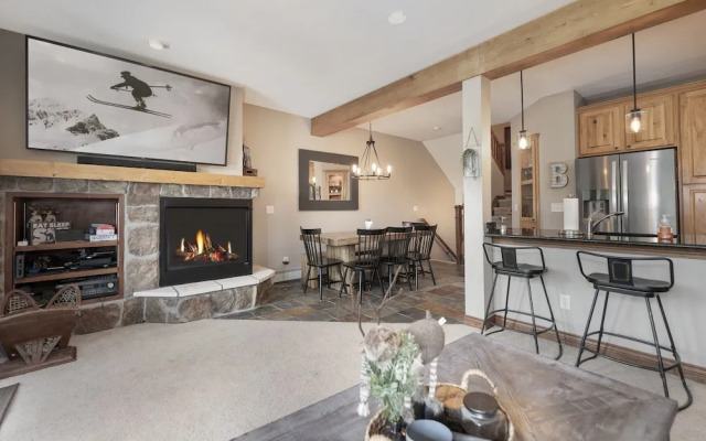 Telemark 4 Bedroom Townhouse by RedAwning