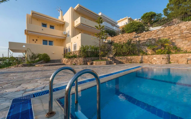 Villas in Sounio