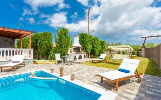 Villa Mansion With Private Pool