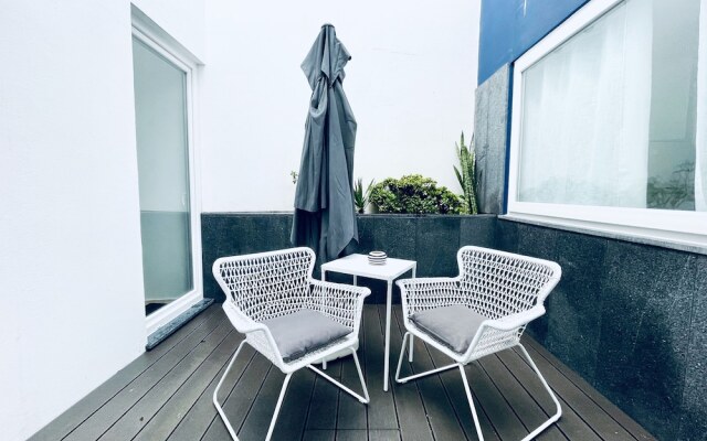 Partenope Hostel and Suites