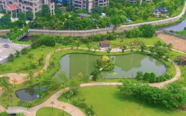 Baofeng International Hotel
