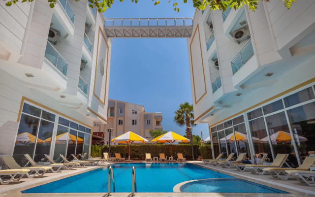 Golden Orange Hotel