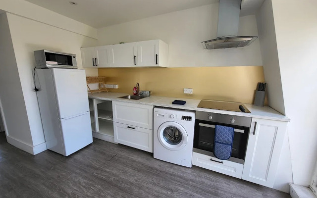 Impeccable 1-bed Apartment in London