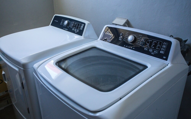 Stunning Modern Home, Near Beaches Full AC