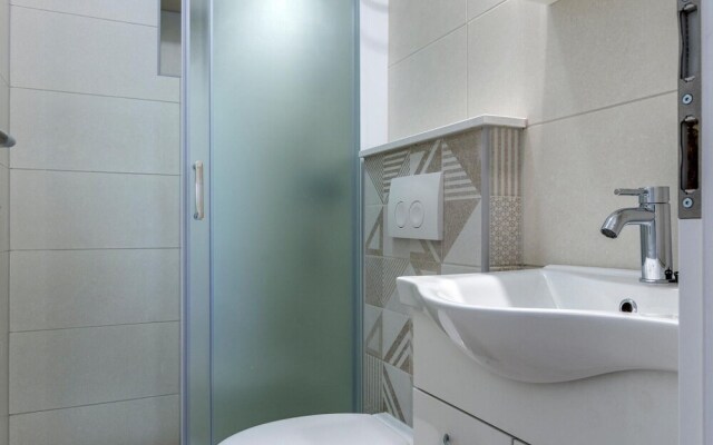 Beautiful Apartment in Jesenice With Wifi and 2 Bedrooms