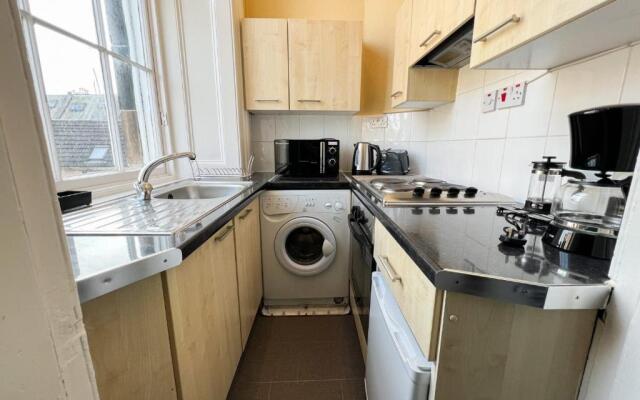 Glasgow West End Studio Apartment