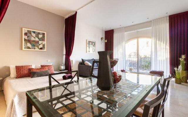 Cosy Studio in Mamilla, free parking up to 5 ppl