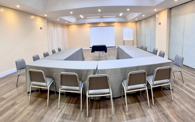 Hotel Adrianópolis All Suites