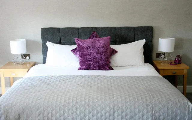 The Warwick Arms Hotel