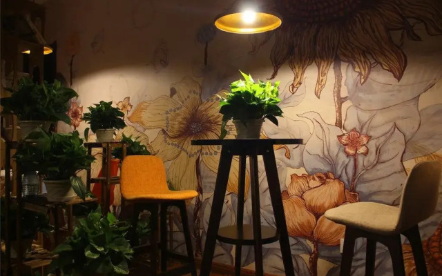 Be Kind Youth Hostel