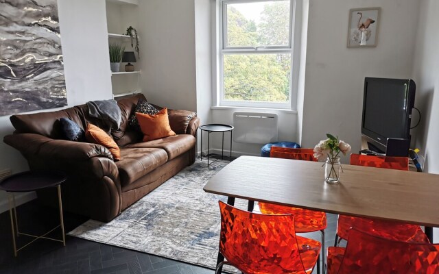 Beautiful 2-bed Seaview Apartment in Plymouth