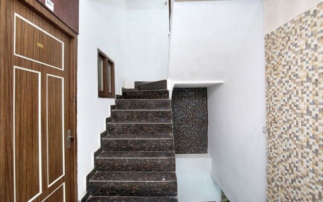 Oyo 19739 Royal Hotel And Restaurant