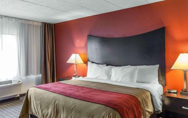 Clarion Hotel & Suites BWI Airport North