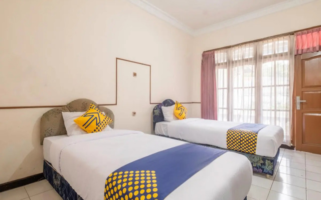 SPOT ON 2341 Hotel Padjajaran 2