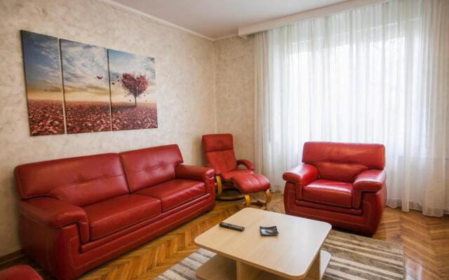 Central Apartment Happy Four