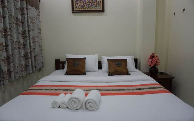 Reun Pon Aek Hotel