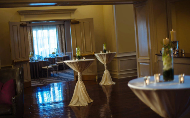 The Lindy Renaissance Charleston Hotel