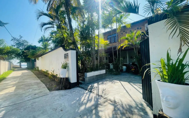 Bougain Villa Sea View