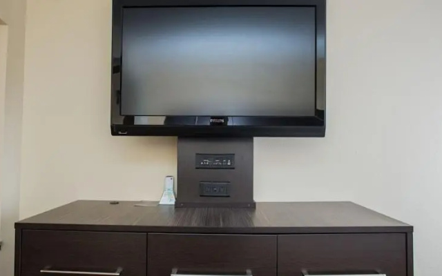 Holiday Inn Express Hotels & Suites Topeka