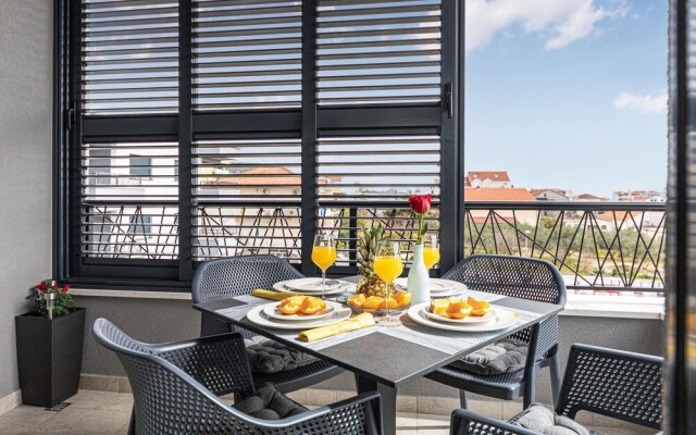 Beautiful Apartment in Trogir With Wifi and 2 Bedrooms