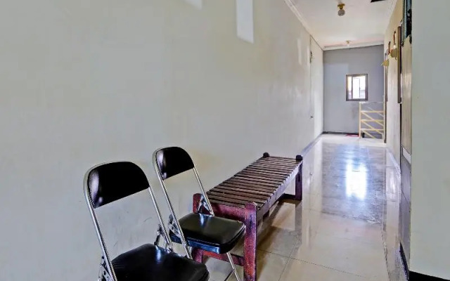 Hotel O Surabaya near Universitas Airlangga formerly Kertajaya Residence Surabaya