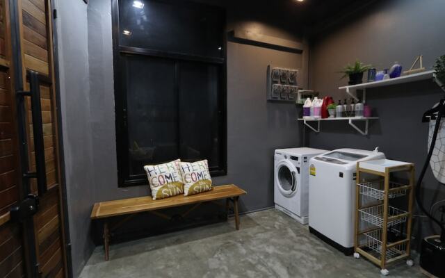 The Platform 3/4 Poshtel