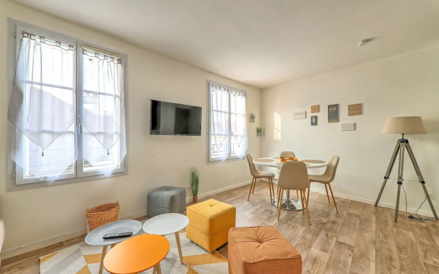 Parkside Apartment II