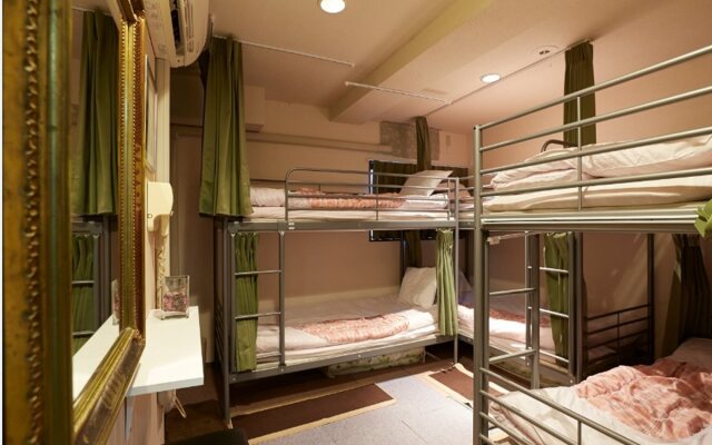Hotel 3000 Jyuraku - Hostel