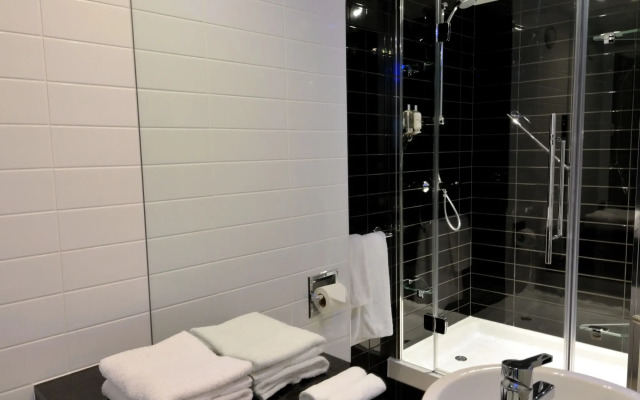 Holiday Inn Express London Heathrow T5 by IHG