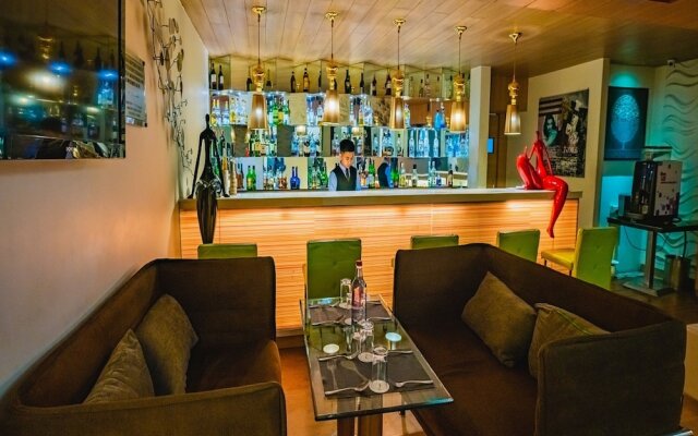Barsana Hotel & Resort