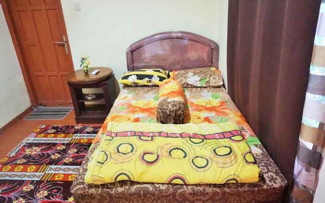 Comfort Room near Stasiun Lempuyangan at Wisma Bu Yanti 1 – Guest Rooms – Yogyakarta