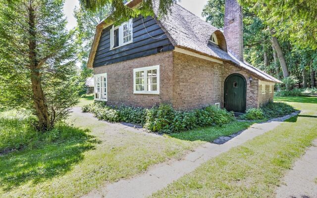 Lovely Chalet Near Sea in Oostvoorne