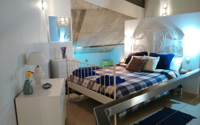 Loft de diseño muy luminoso, ideal parejas y teletrabajo
