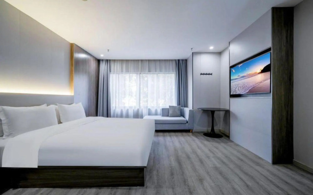 Muxi Collection Hotel (Xia Sha Wenze Road Subway Station)