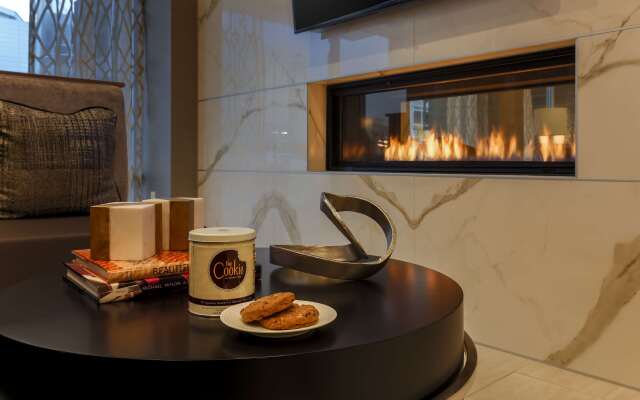 DoubleTree by Hilton Evansville