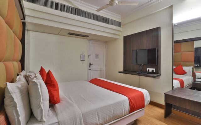 OYO 2308 Hotel Crown