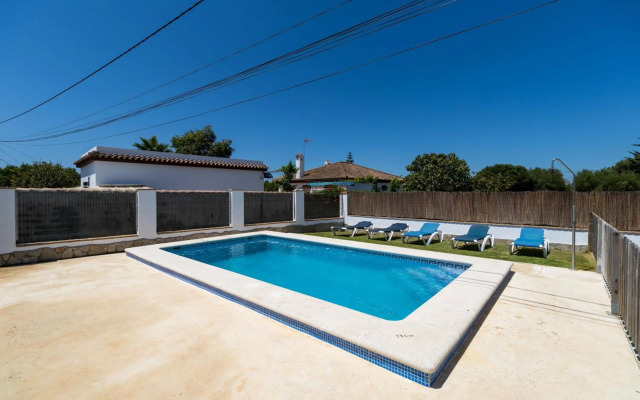 Casa Carlos con Piscina Privada en Conil