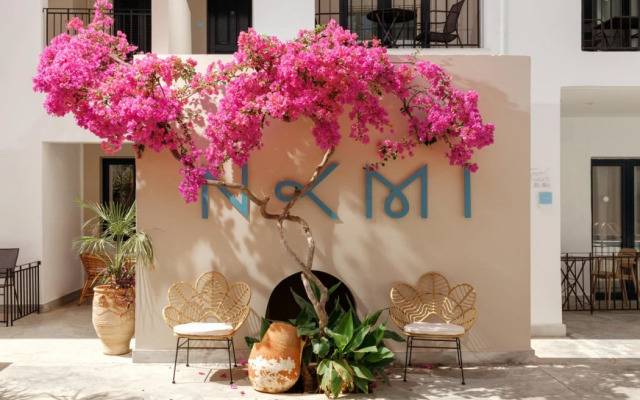 Nami Hotel & Suites