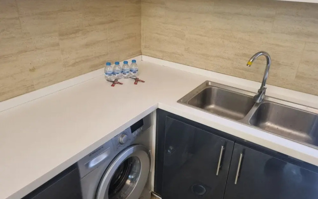 Charming Amman Apartment With Central Air-con & Street Parking