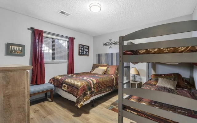 Black Bear Lodge - 1 Mile From Silver Dollar City