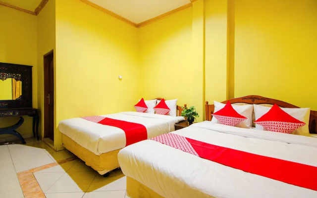OYO 1770 Hotel Mawar Saron 2