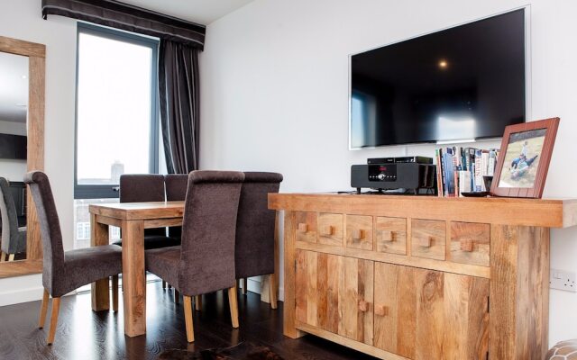 1 Bed Apt Near Canary Wharf London City Centre