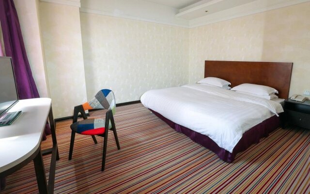 Dandong Life's Business Hotel