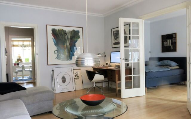Apartment close to Metro 1392-1