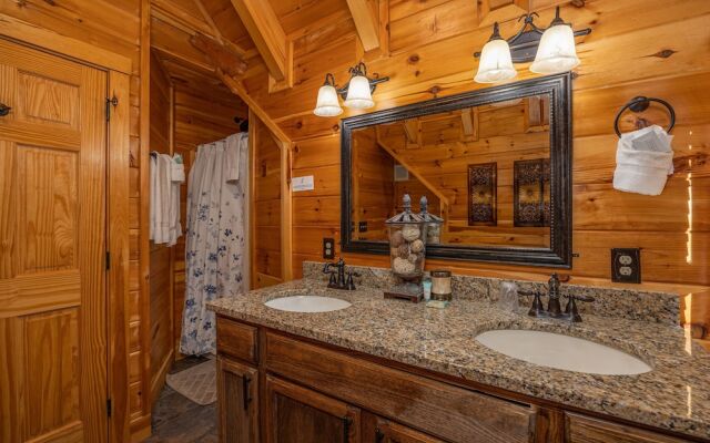 Picture Perfect- Seven Bedroom Cabin